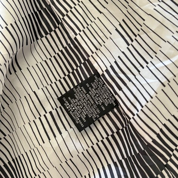 Outbrook Minimalist Black Zip Up Jacket with Glossy Finish and Outer Pockets M - Picture 5 of 11